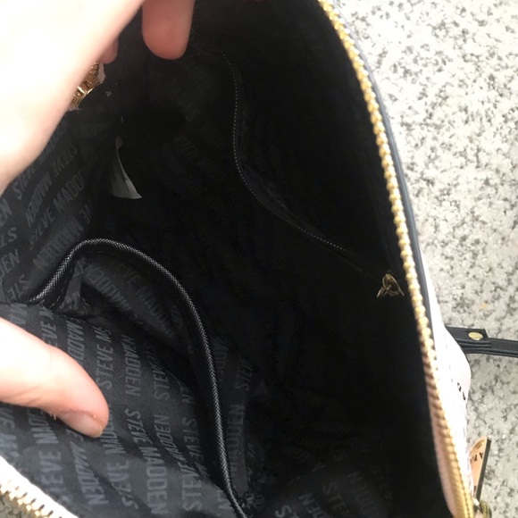 Steve Madden Cross body purse - Picture 3 of 3